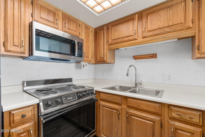 10330 W Thunderbird Blvd APT C119 - 04