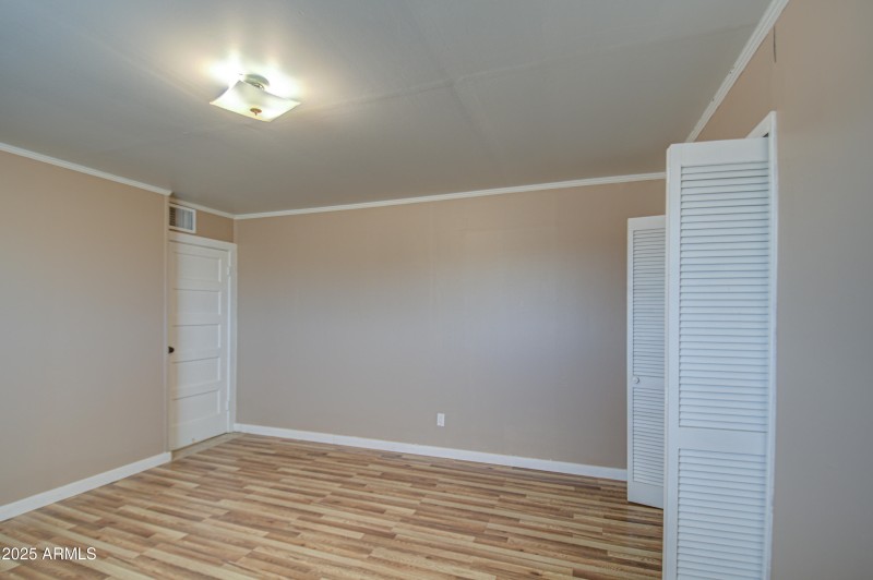 Bedroom 4-pic 2
