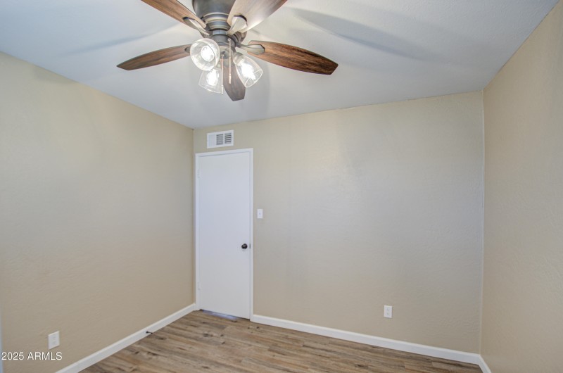 Bedroom 2-pic 2