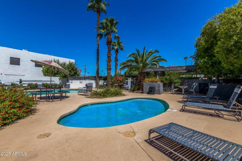 0037-37 - Indian School