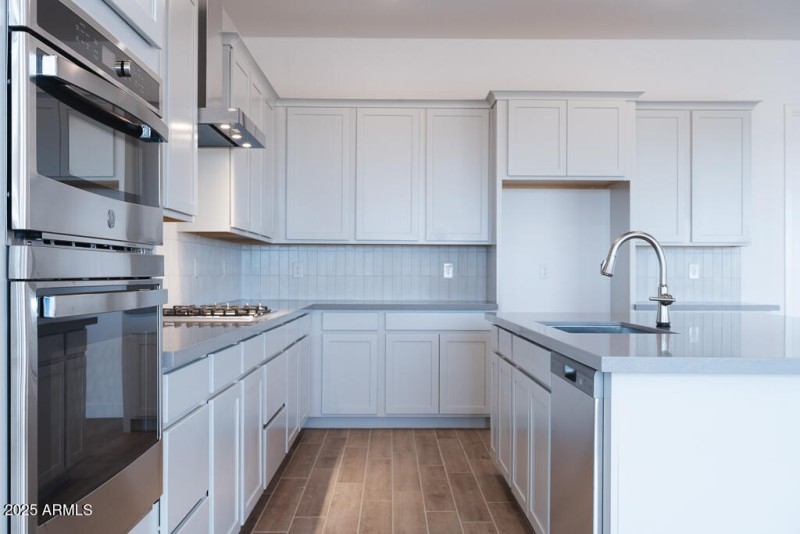 Tri Pointe Blossom Rock 489 - Kitchen-4M