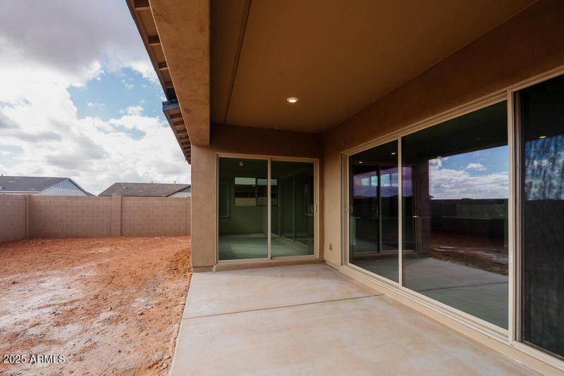 Tri Pointe Blossom Rock 500 - Covered Ou