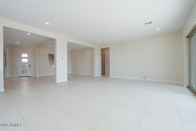 Tri Pointe Blossom Rock 500 - Great Room