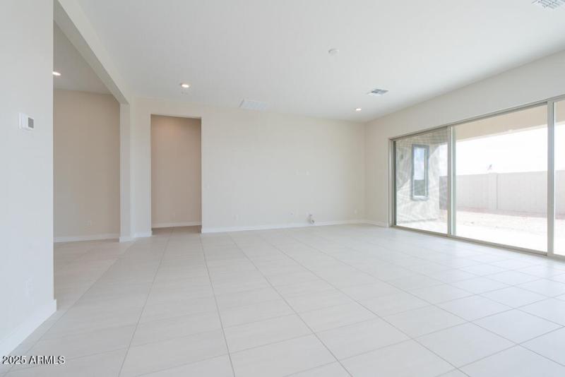 Tri Pointe Blossom Rock 500 - Great Room