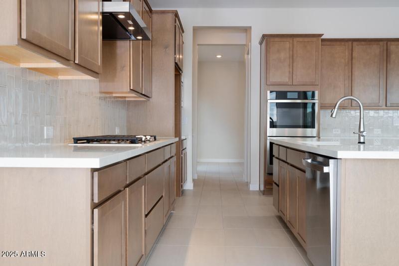 Tri Pointe Blossom Rock 500 - Kitchen-3M