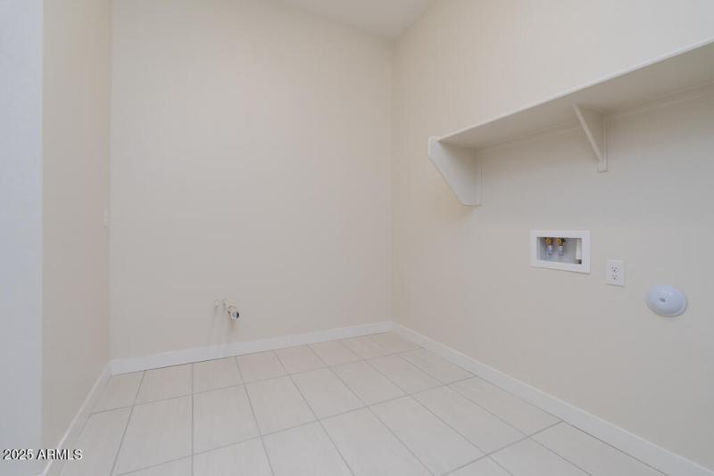 Tri Pointe Blossom Rock 500 - Laundry-1M