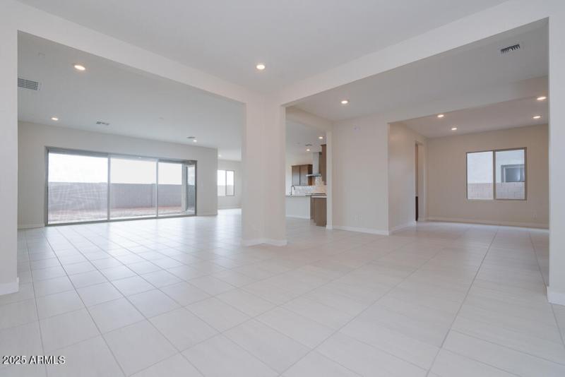 Tri Pointe Blossom Rock 500 - Ofiice-3ML