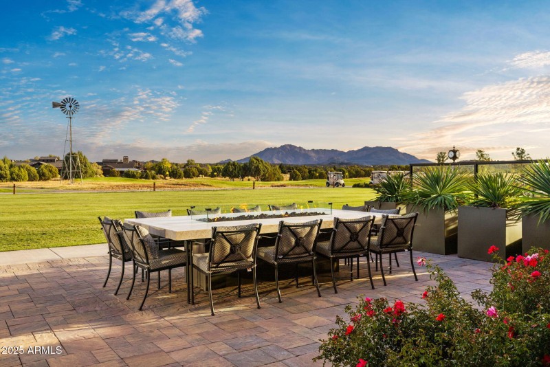 4 Outside Dining Options