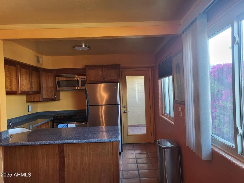 EXIT TO PATIO