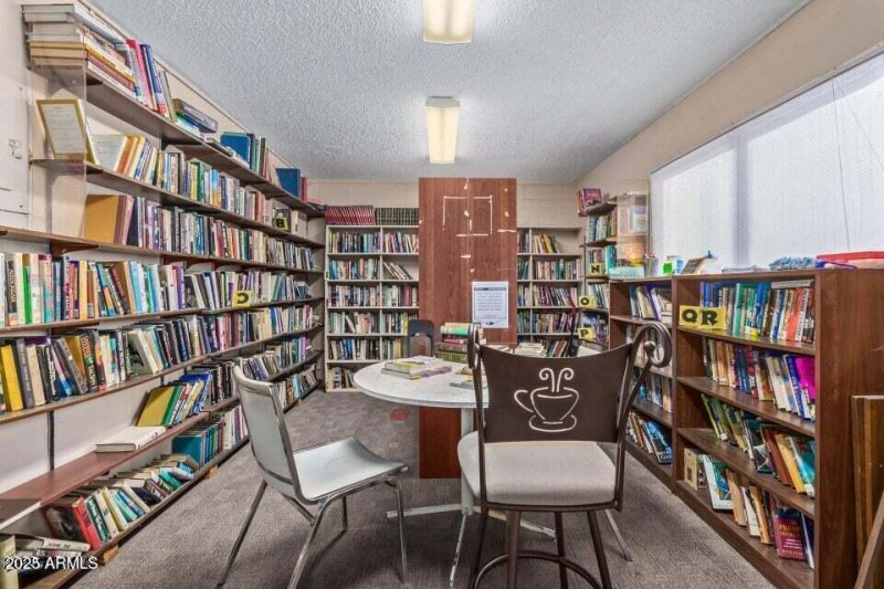 2ND LIBRARY ROOM