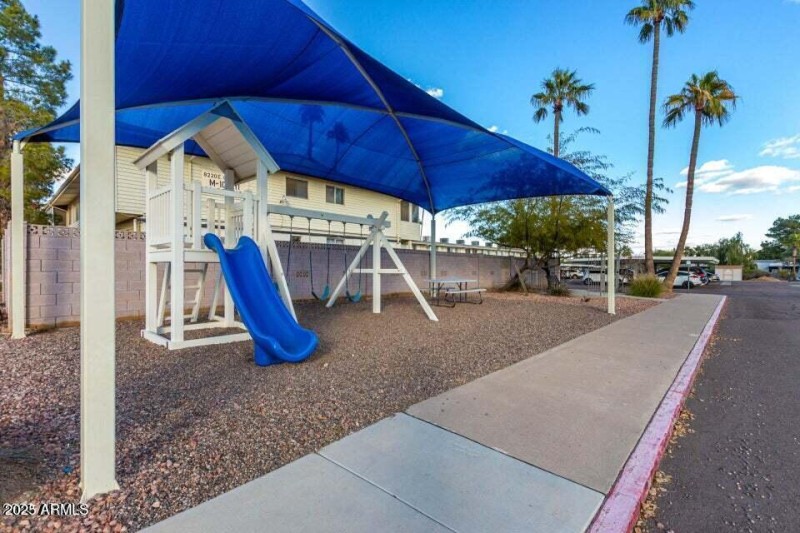 PLAY AREA