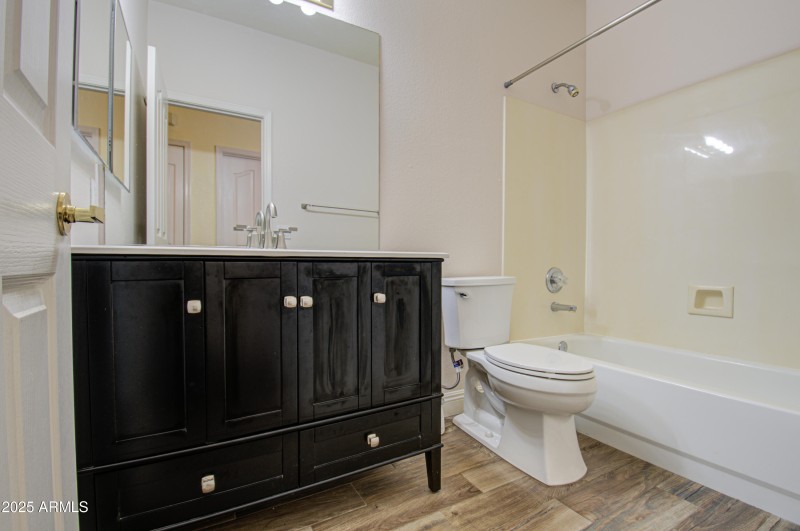 Bathroom 2-pic 2
