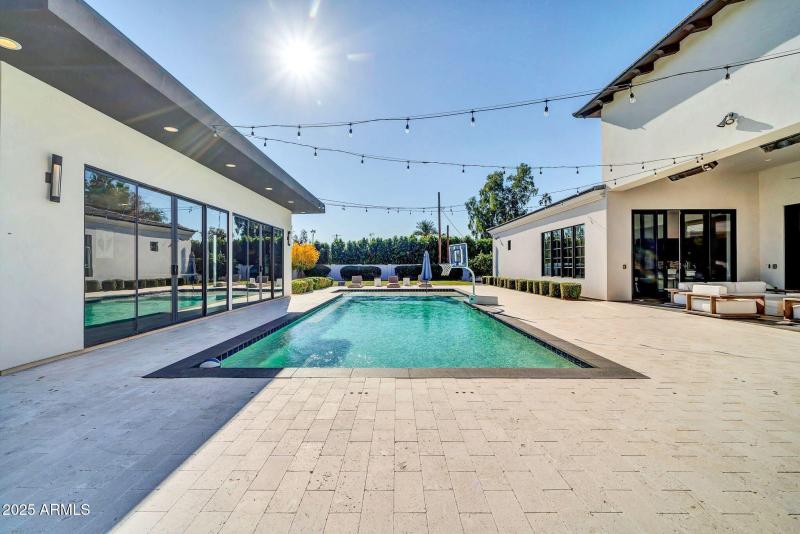 F8252820-9326-4B0B-A8B8-2AD14E25585E