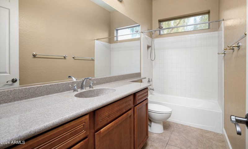 Full Bath 2