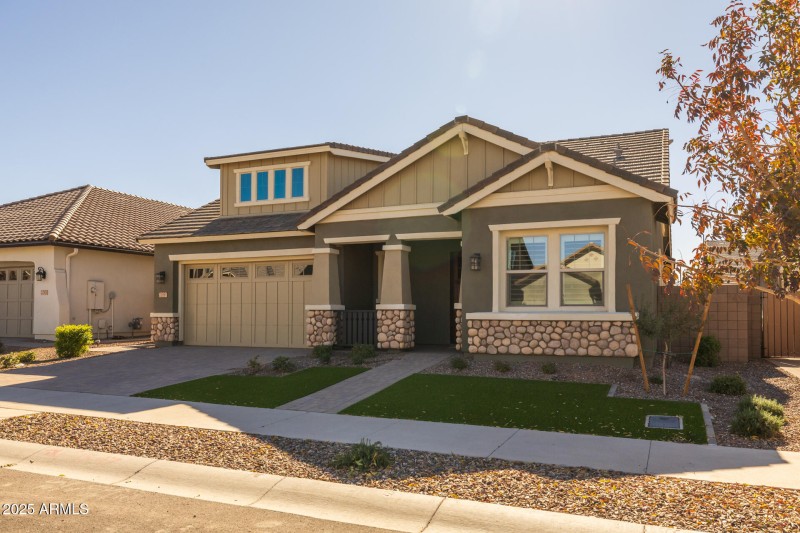 2)FRONT OF HOME