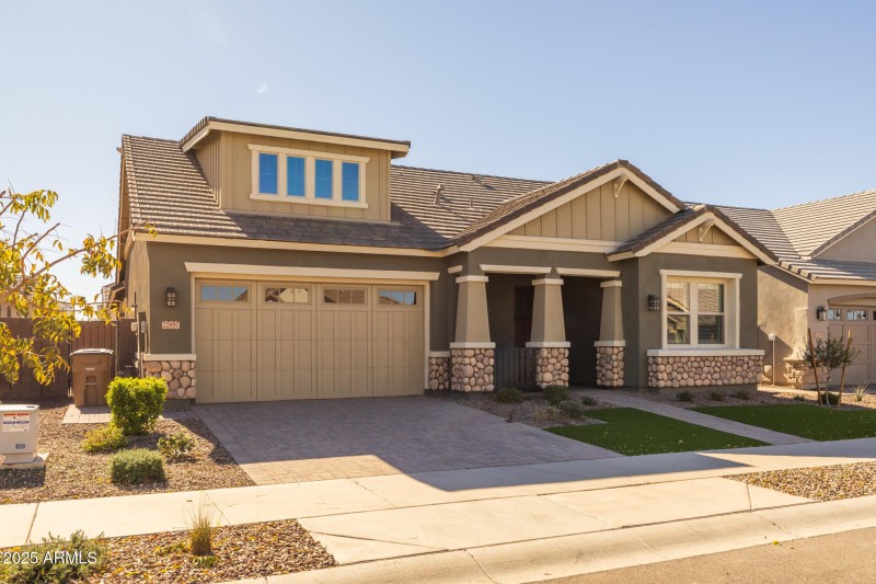 3)FRONT OF HOME