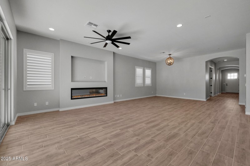 5)GREAT ROOM