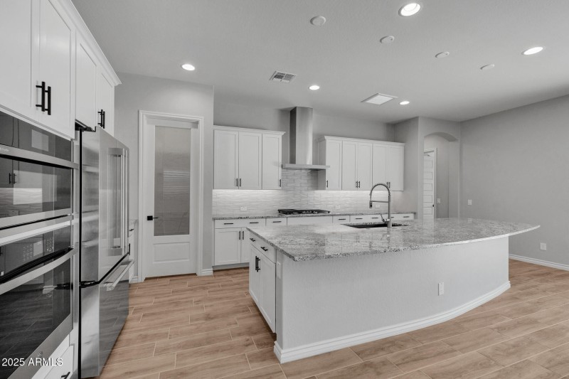 11)KITCHEN