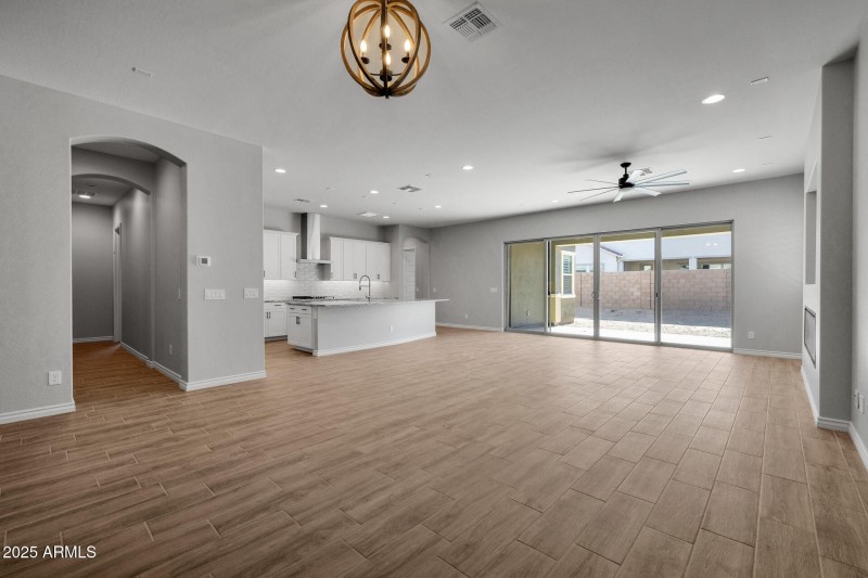 14)KITCHEN