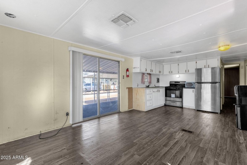 Living Room/Kitchen