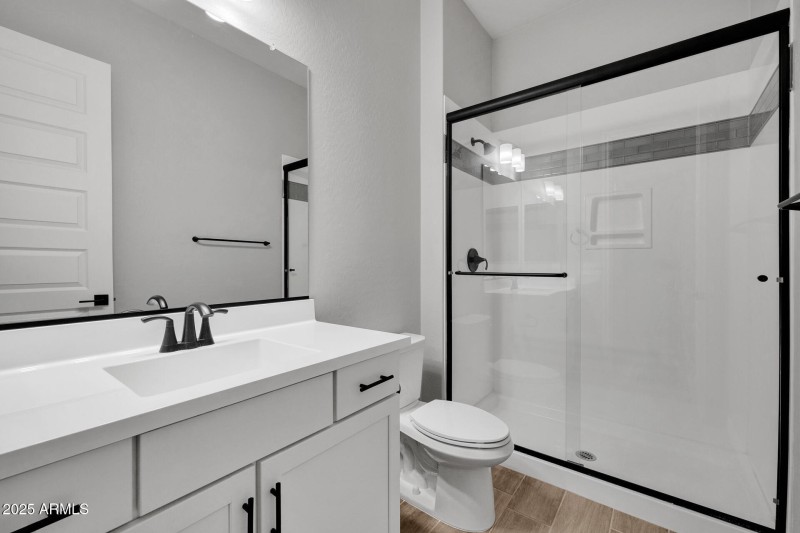25)BATH 3