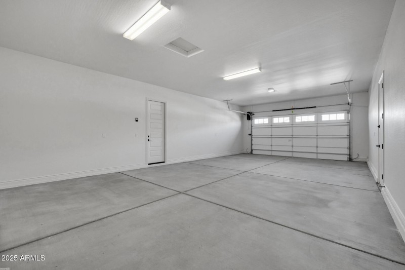 31)GARAGE