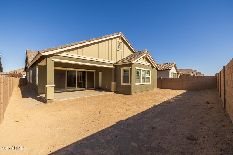 32)BACK OF HOME