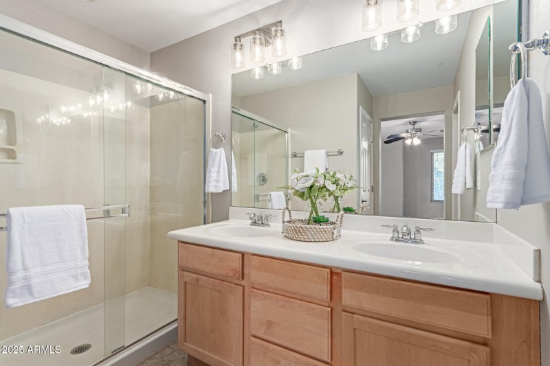 Primary En-Suite Bath