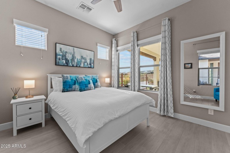 Guest en-suite bedroom