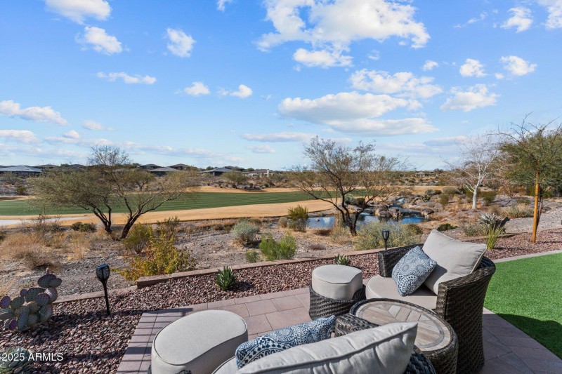 golf course/water view