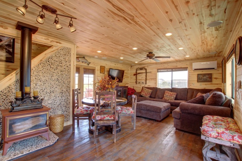 LIVING RM
