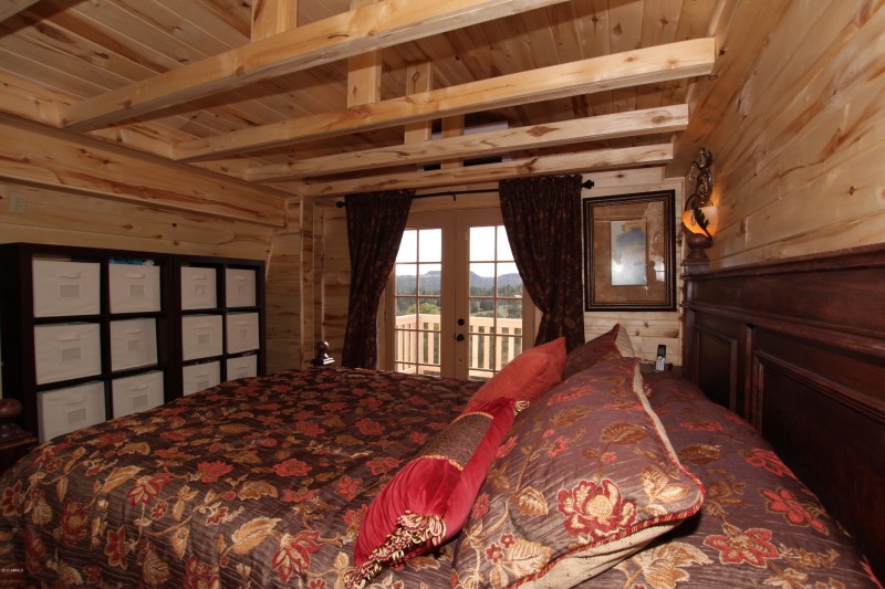 ROMANTIC BEDROOM