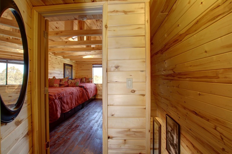 HALLWAY LANDING