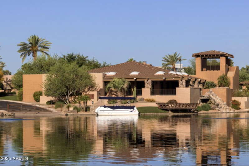 SR Clubhouse Dock