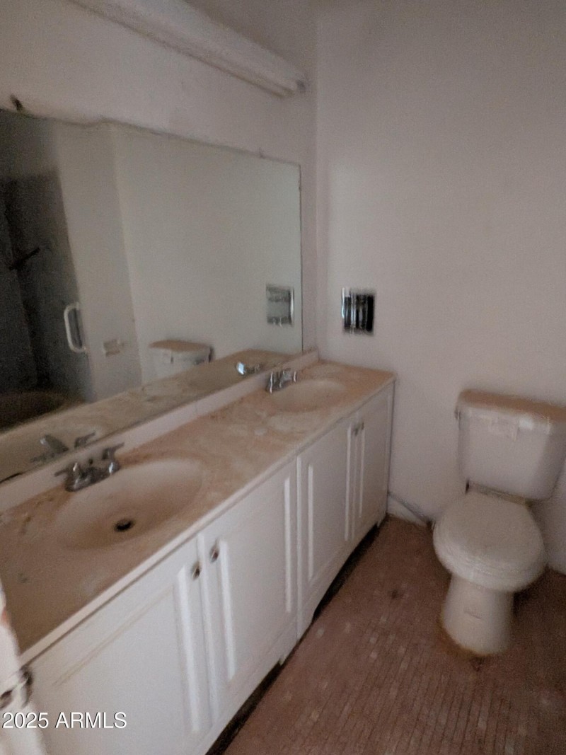 bath 2 (sink/vanity/head)