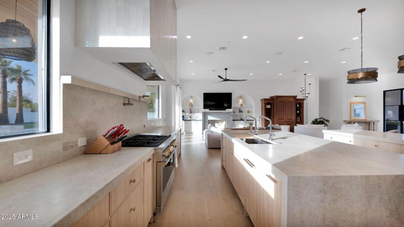 18-web-or-mls-P1228846