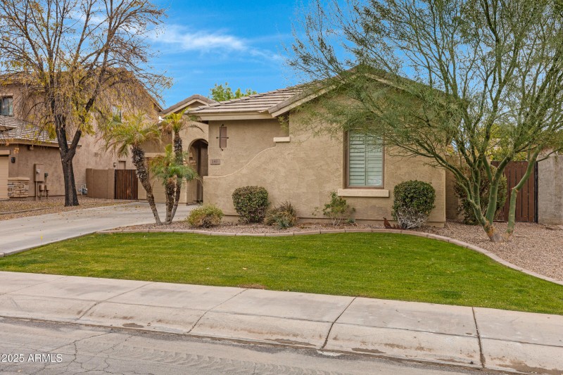 141 W. Roadrunner Dr-2