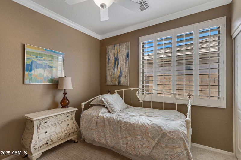 141 W. Roadrunner Dr-22