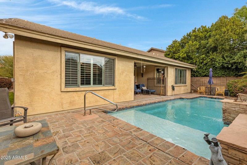141 W. Roadrunner Dr-32