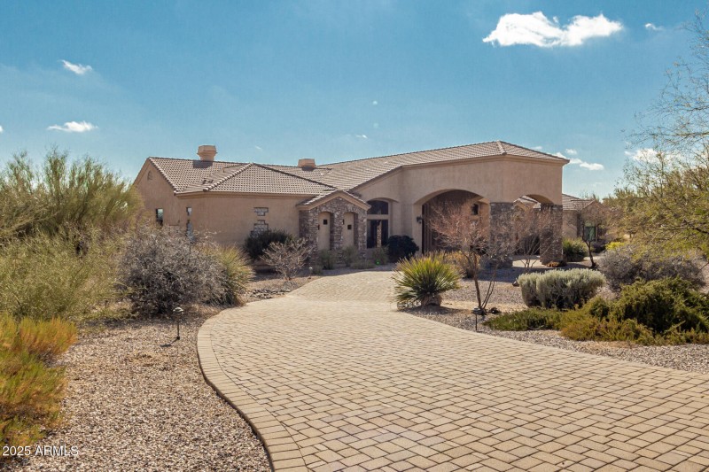 CIRCULAR DRIVEWAY