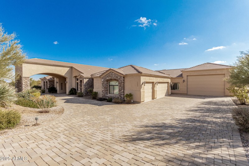 Garages, 3 attached plus RV Garage