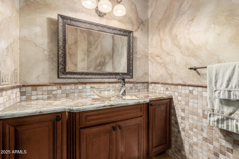 Powder Room/Onyx Stone Counter
