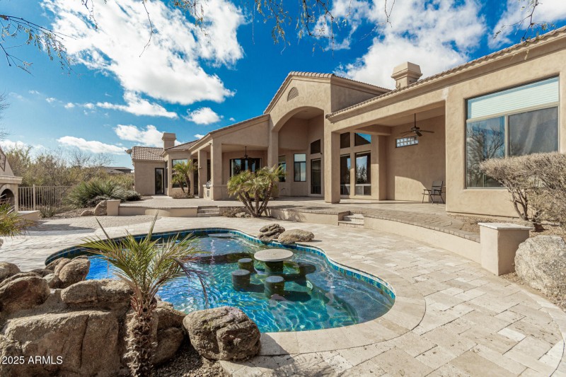 RESORT BACKYARD
