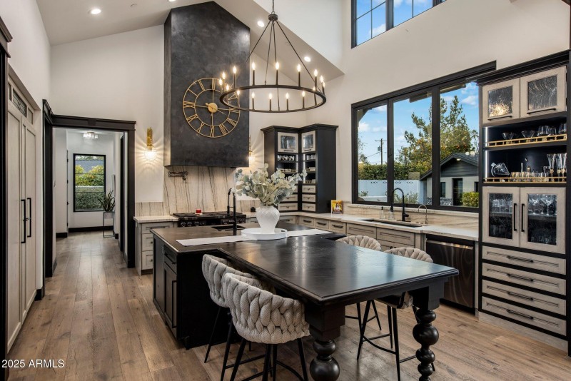 Chef's kitchen