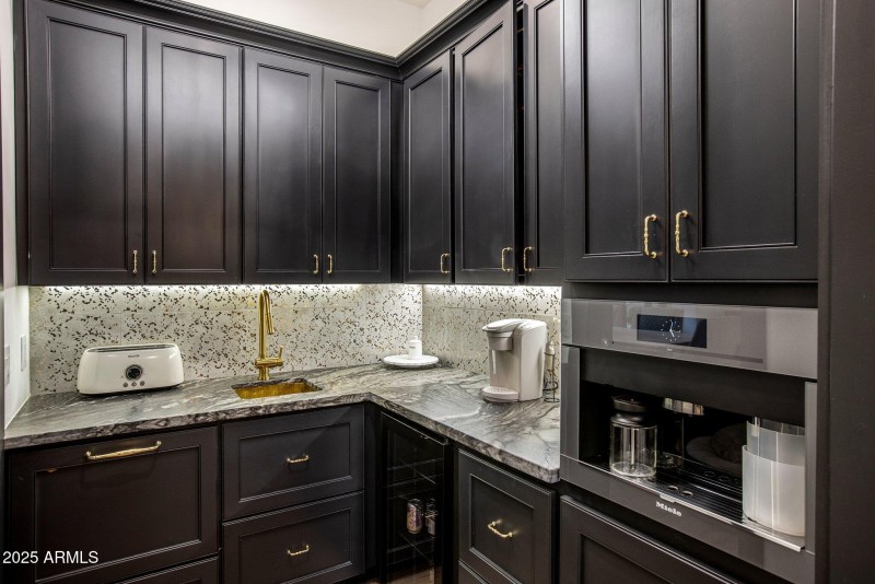 Butler pantry