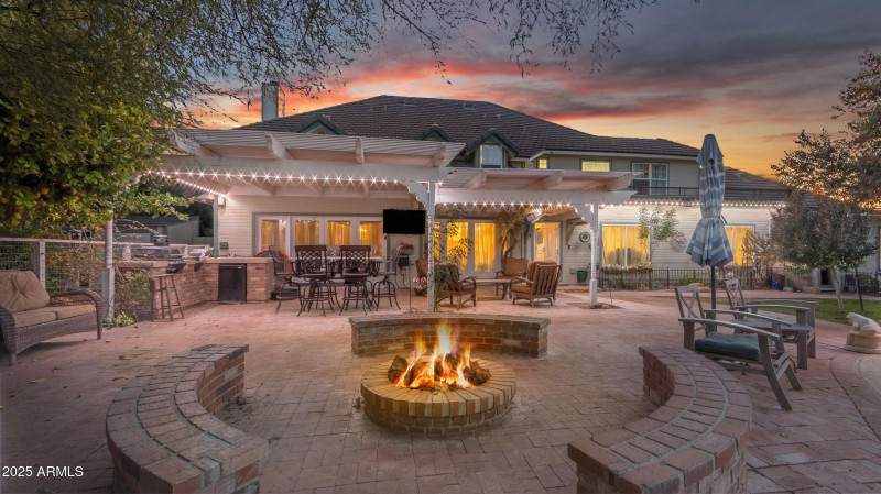 Twilight Fire Pit Seating