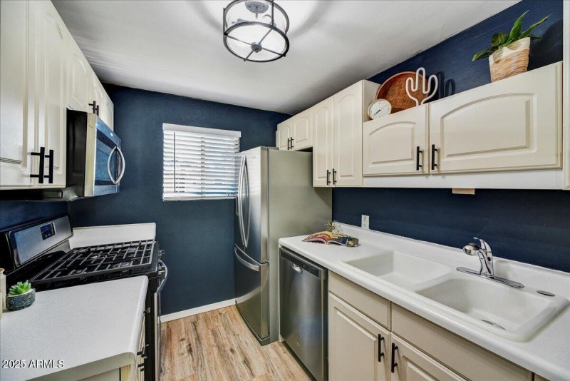 08-Kitchen