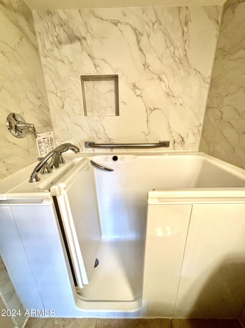 whirlpool tub
