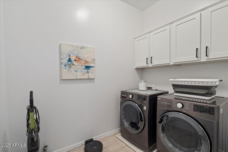 28-upstairs laundry