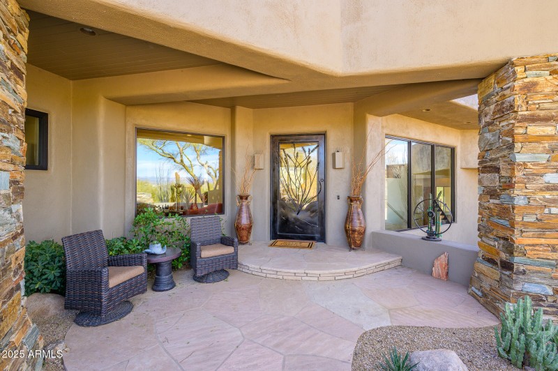 FRONT SITTING AREA